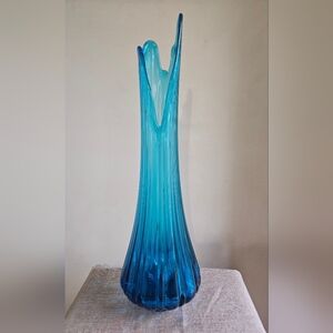 L.E. Smith Peacock Blue Swung Ribbed Vase